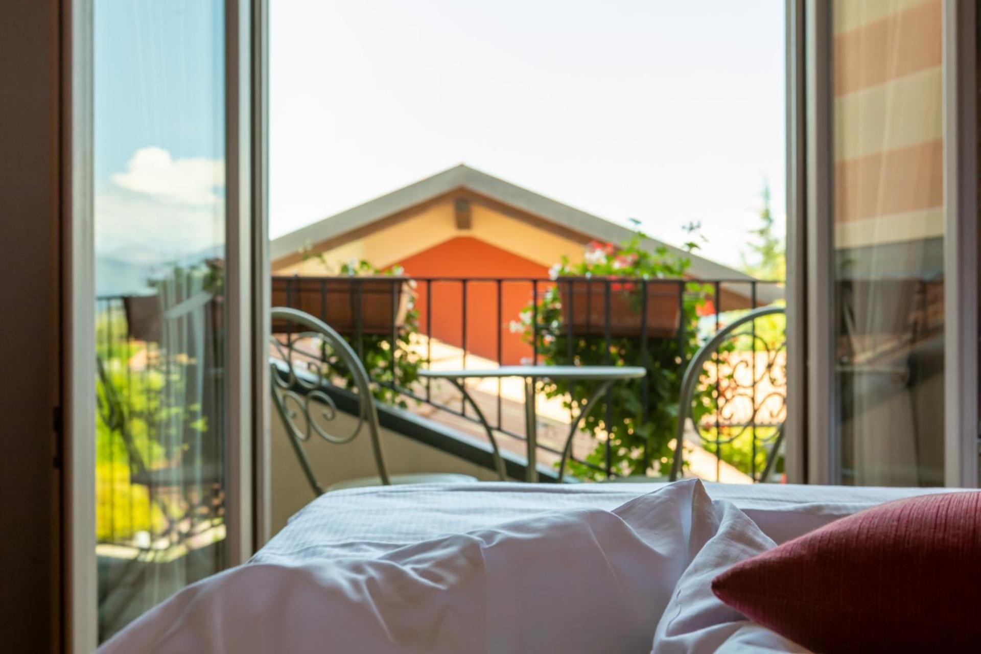 Hotel Cortese Armeno Eksteriør billede